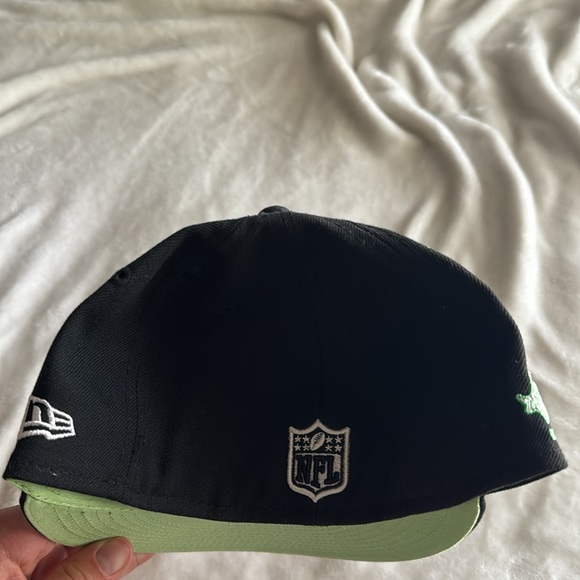 Oakland Raiders black fitted hat with Super Bowl XVIII side patch - Picture 3 of 4